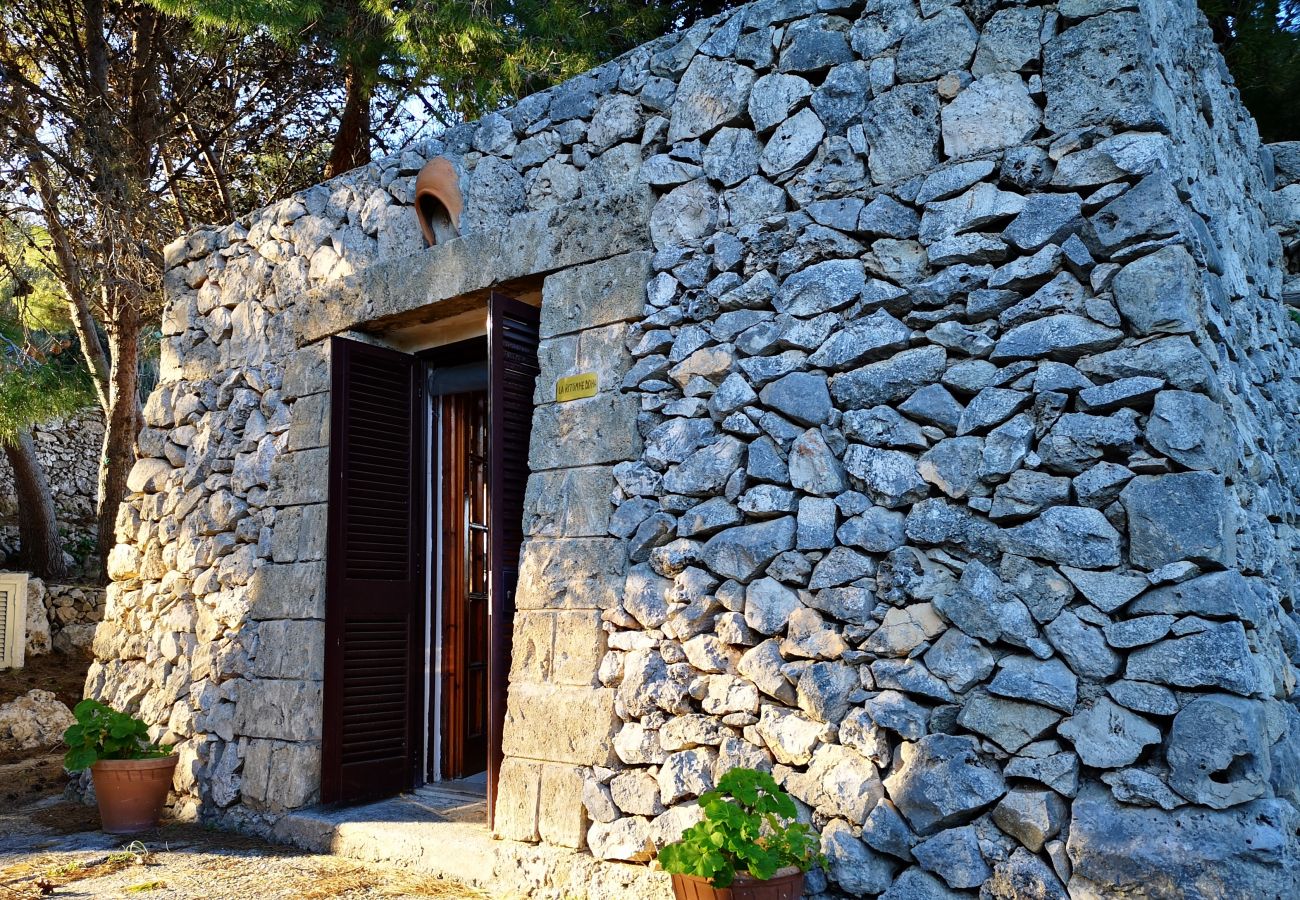 Trullo in Castro - Romantisches Trullo über dem Fjord mit Meerzugang (Haus G)