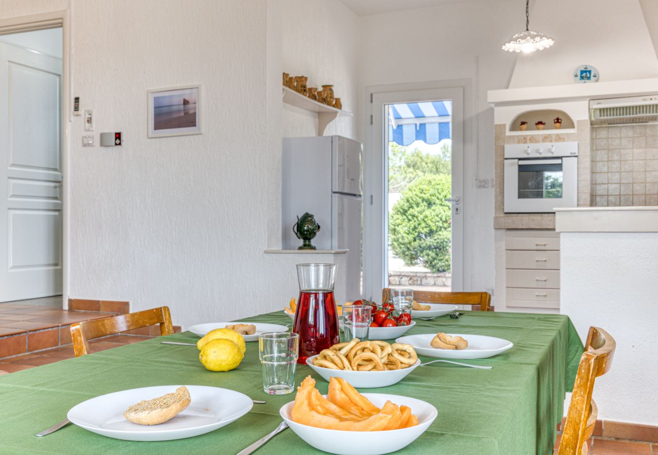 Ferienhaus in Pescoluse - Hübsches Ferienhaus mit Pool 1km vom Sandstrand von Pescoluse