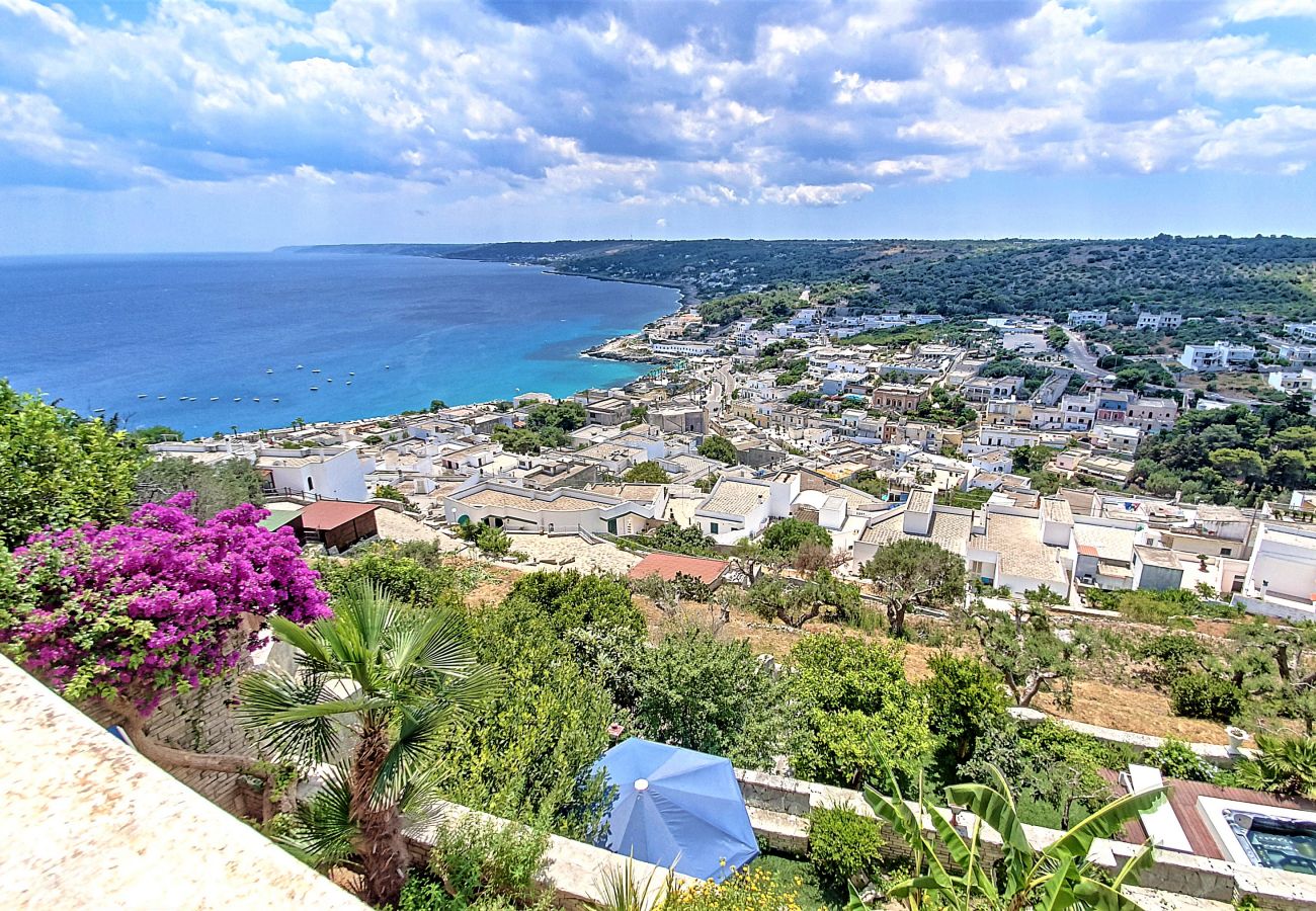 Ferienhaus in Castro - Außenwhirlpool u. Meerblick in der antiken Festung