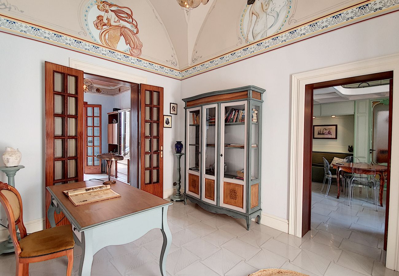 Ferienhaus in Castro - Außenwhirlpool u. Meerblick in der antiken Festung