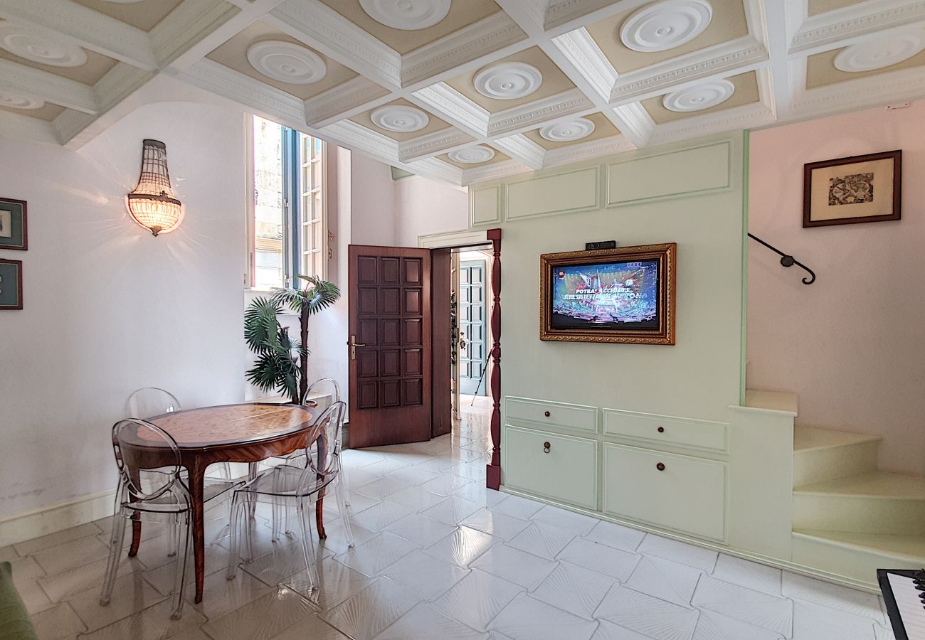 Ferienhaus in Castro - Außenwhirlpool u. Meerblick in der antiken Festung