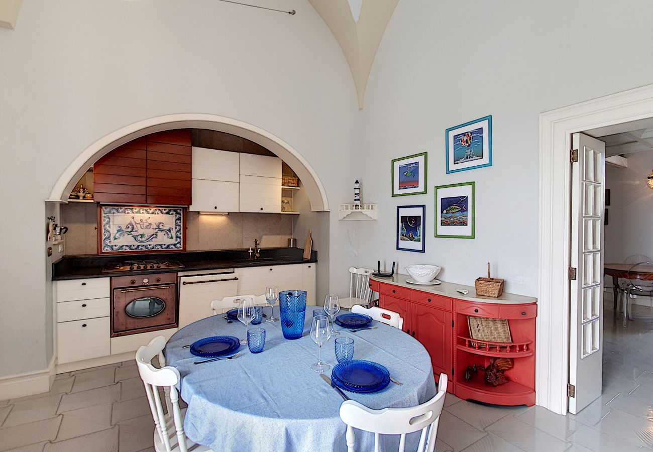 Ferienhaus in Castro - Außenwhirlpool u. Meerblick in der antiken Festung