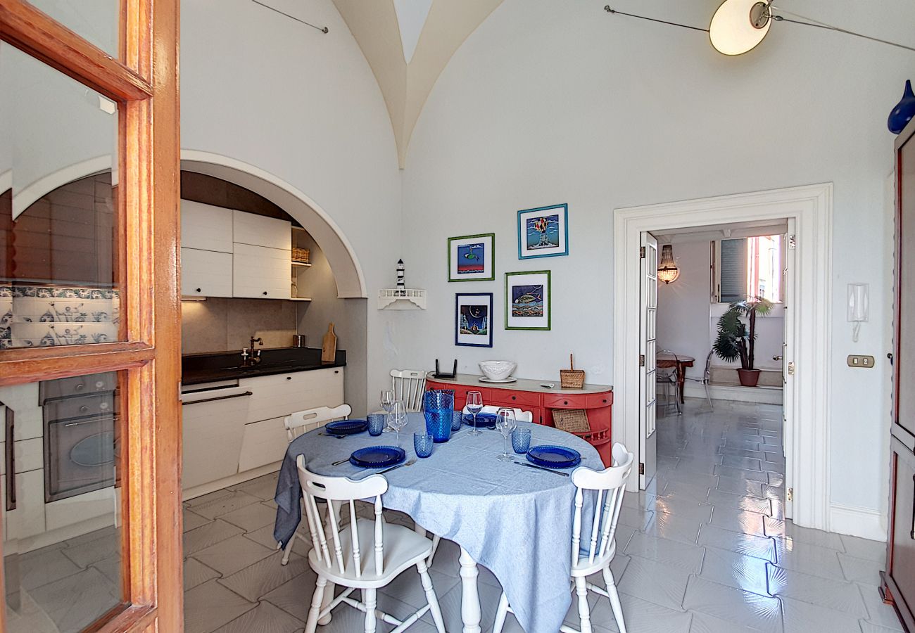 Ferienhaus in Castro - Außenwhirlpool u. Meerblick in der antiken Festung