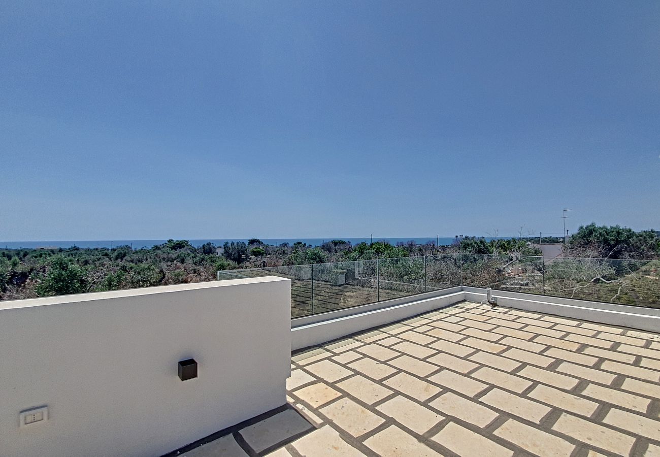 Villa in Leuca - Moderne Traumvilla mit Pool, 1 km vom Meer