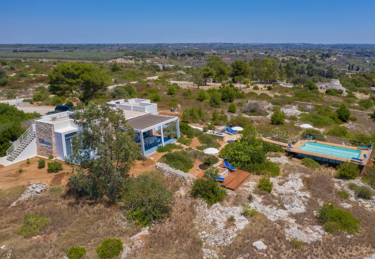 Villa in Torre Pali - Strandnähe & 180°-Meerblick: moderne Pool-Villa