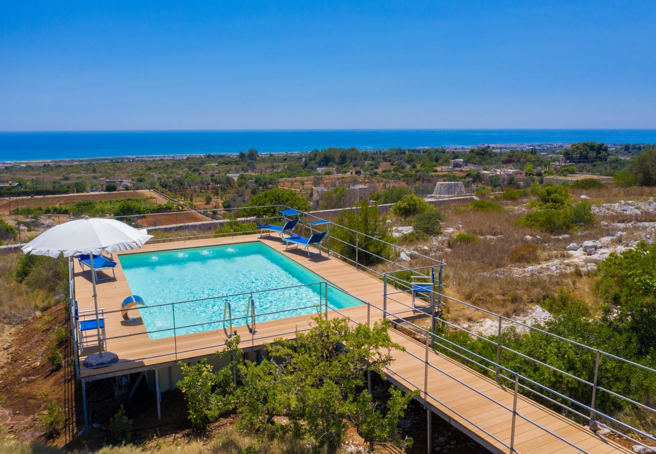 Villa in Torre Pali - Strandnähe & 180°-Meerblick: moderne Pool-Villa