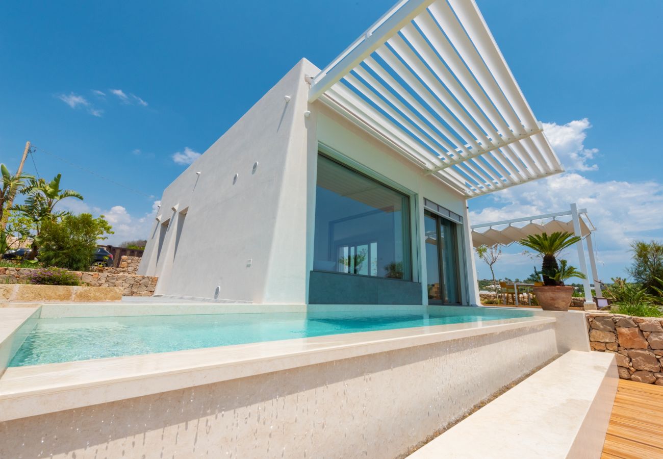 Villa in Marina di Felloniche - 5-Sterne-Traumhaus mit Meerzugang, Pool, Whirlpool und Spa