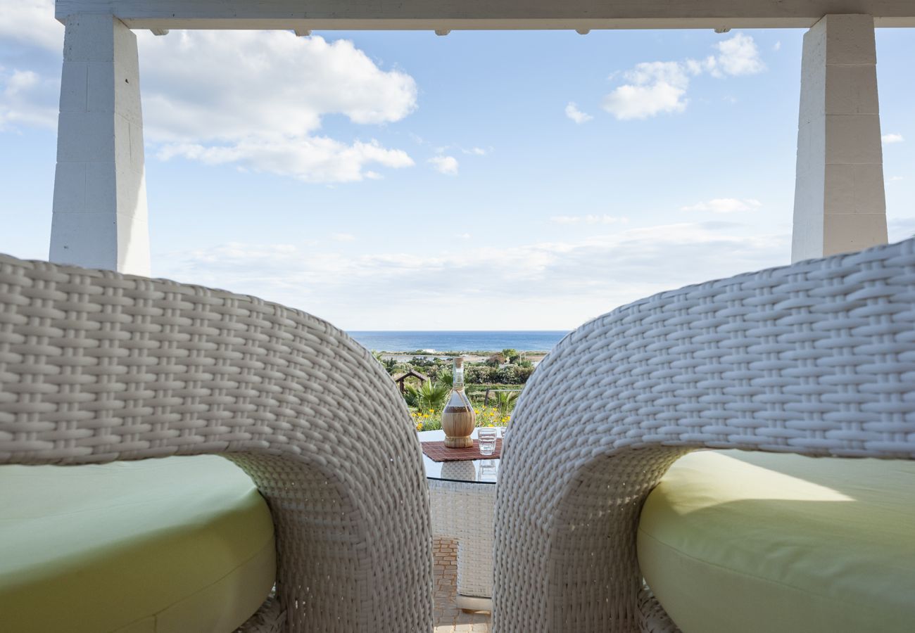 Villa in Pescoluse - Strandvilla mit Meerblick-Whirlpool und Spielplatz