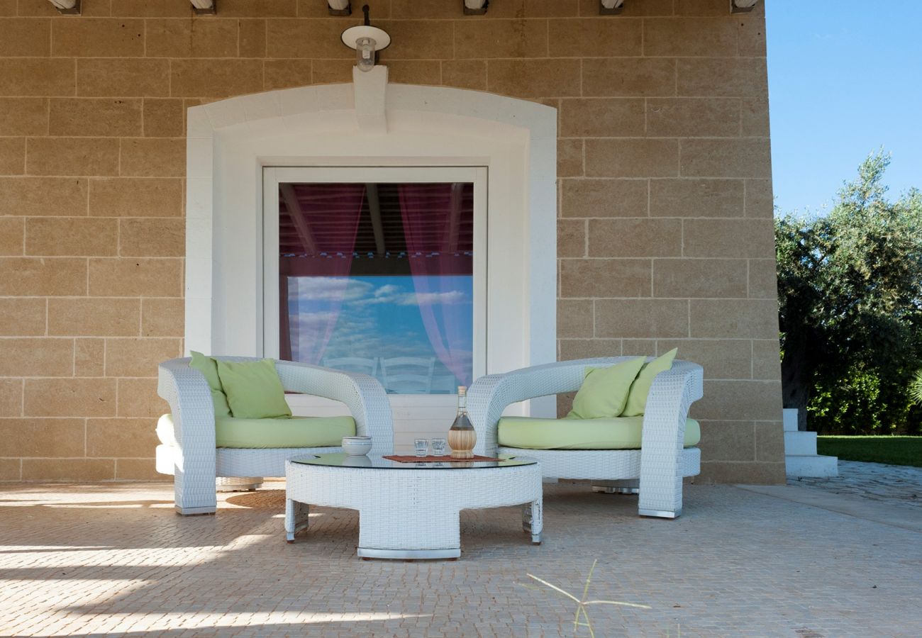 Villa in Pescoluse - Strandvilla mit Meerblick-Whirlpool und Spielplatz