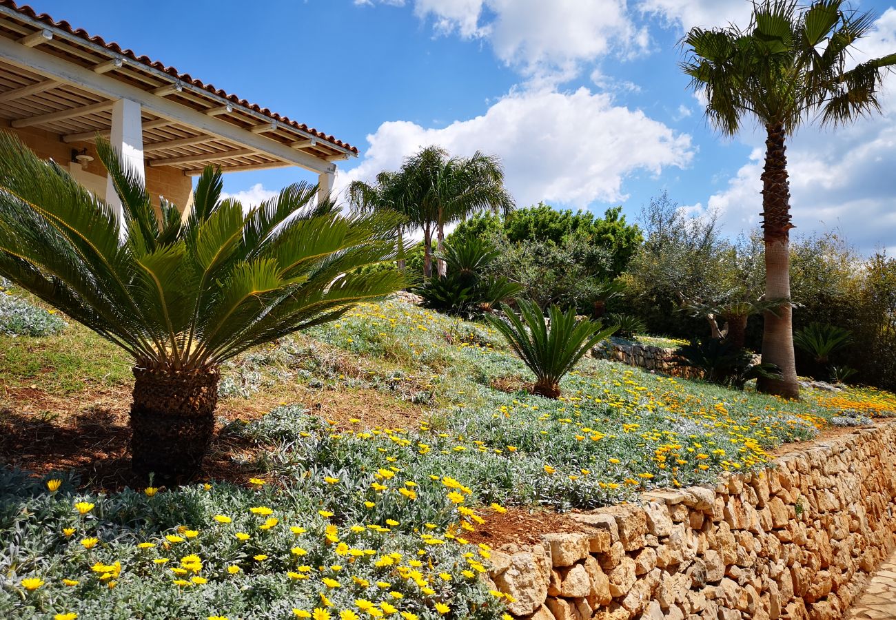 Villa in Pescoluse - Strandvilla mit Meerblick-Whirlpool und Spielplatz