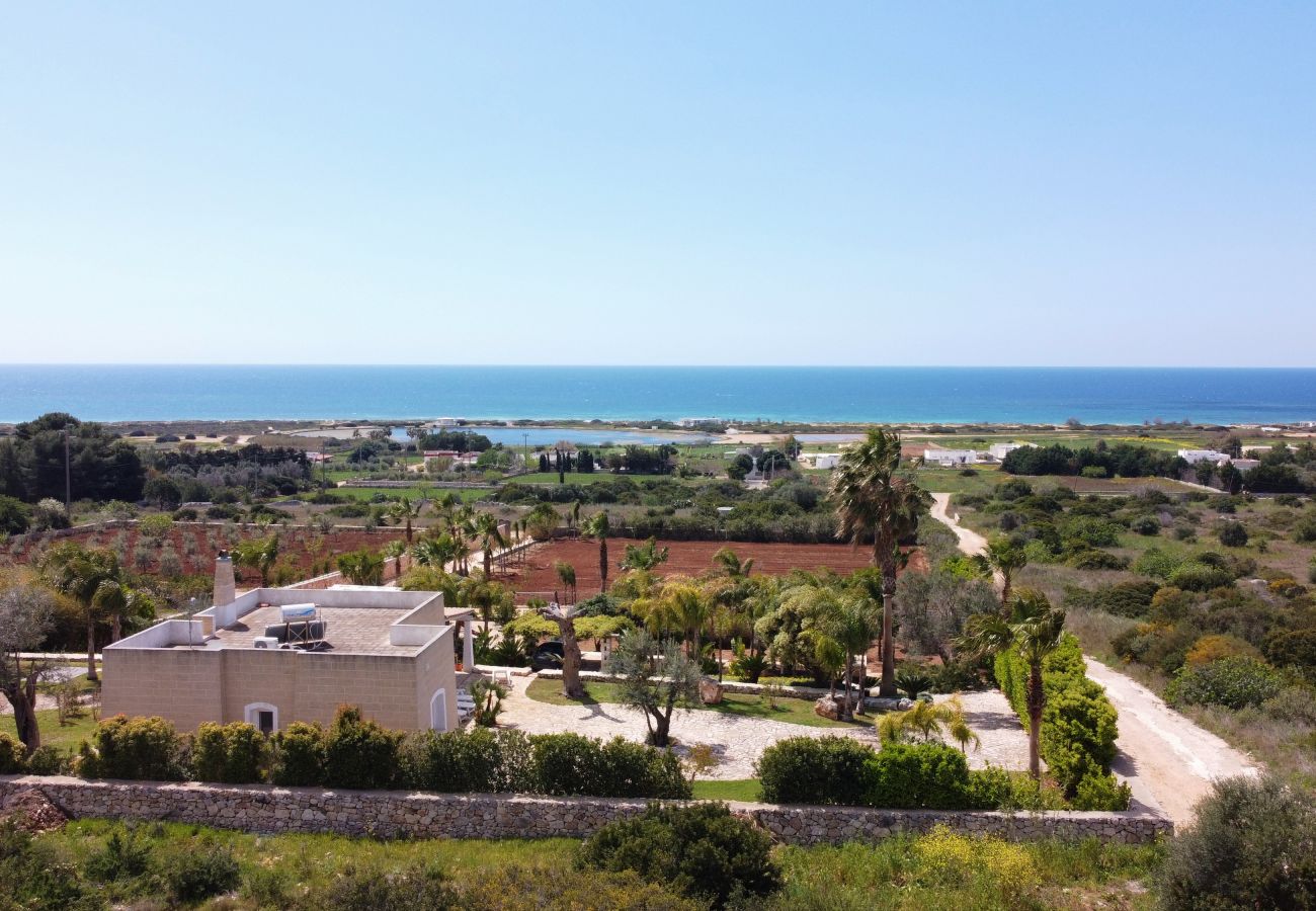 Villa in Pescoluse - Strandvilla mit Meerblick-Whirlpool und Spielplatz