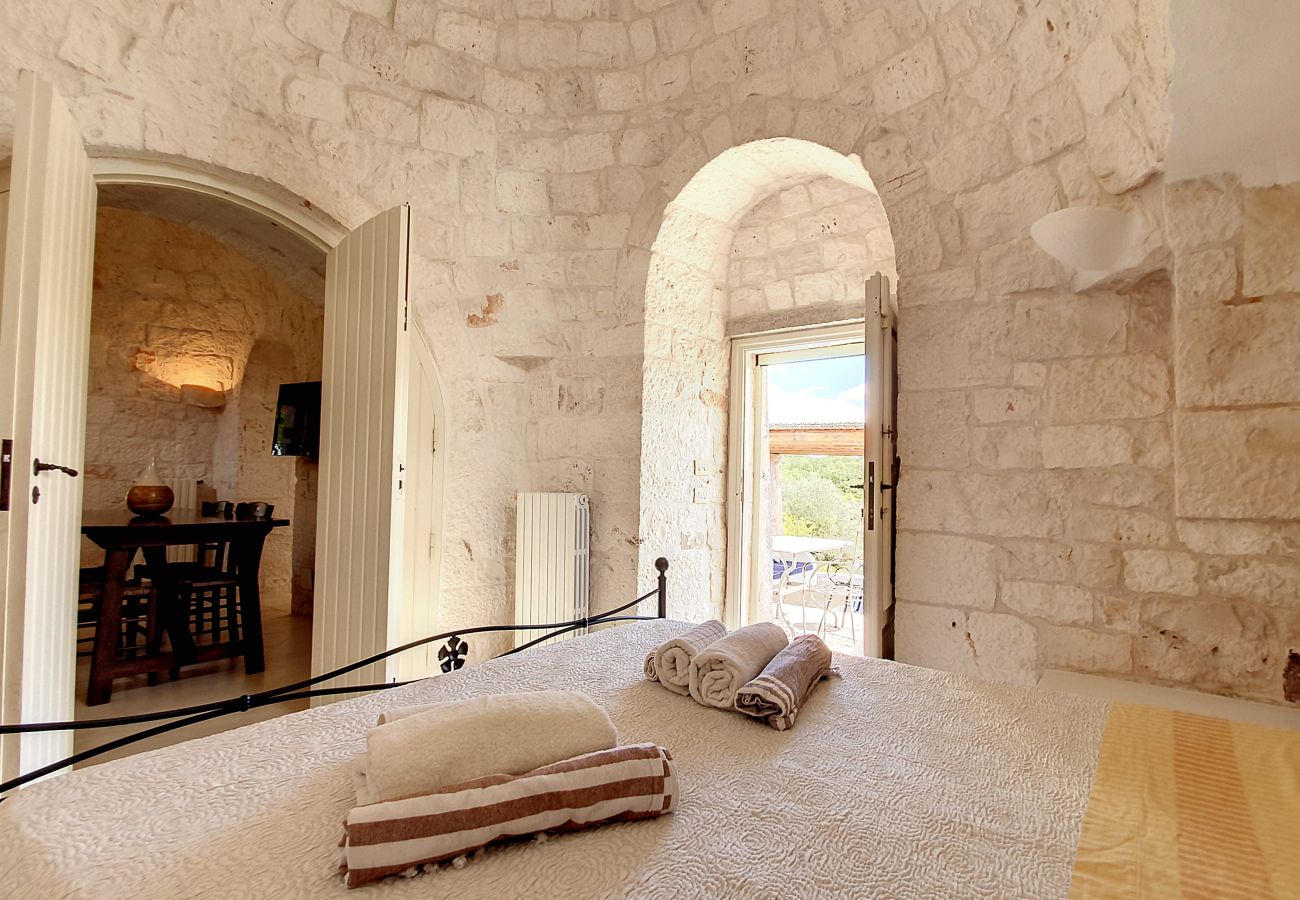 Villa in Cisternino - Renoviertes Trulli-Anwesen mit Pool