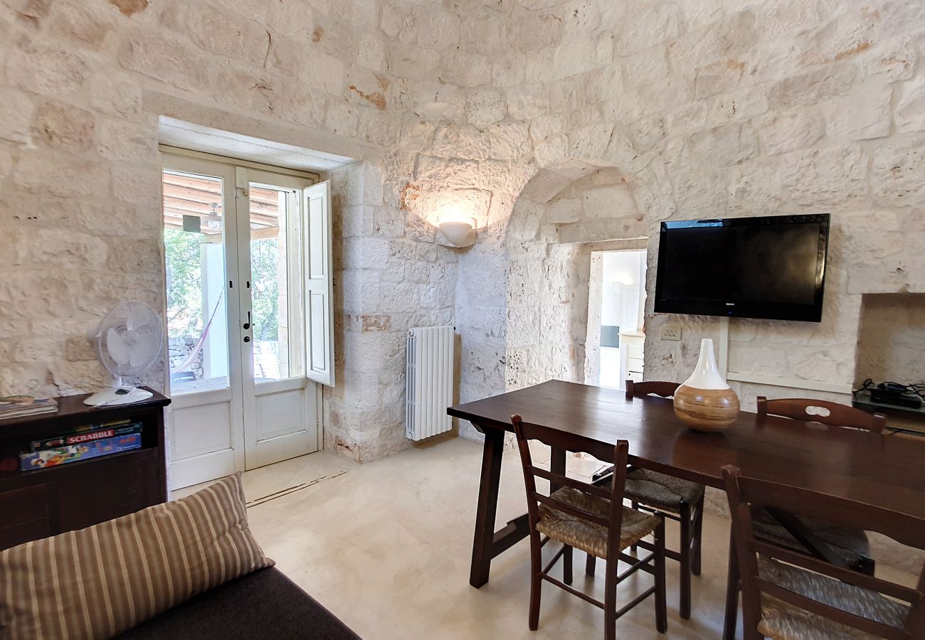 Villa in Cisternino - Renoviertes Trulli-Anwesen mit Pool