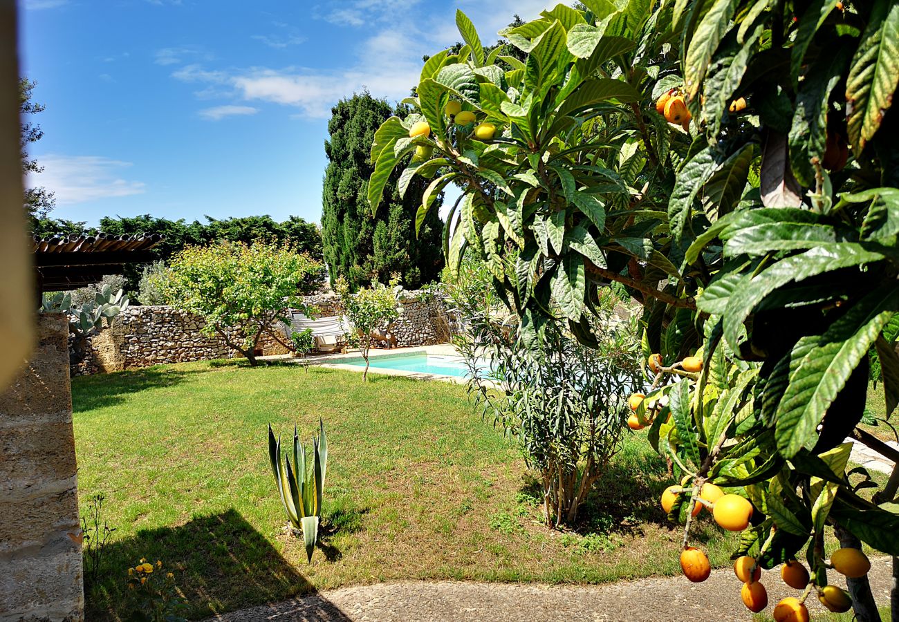 Villa in Castrignano del Capo - 4 km vom Meer: Design-Altstadthaus mit Pool