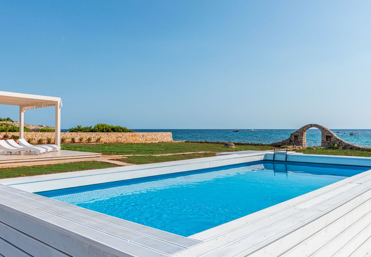 Villa in Marina di Felloniche - Toplage mit Meerzugang, beheiztem Pool, Whirlpool