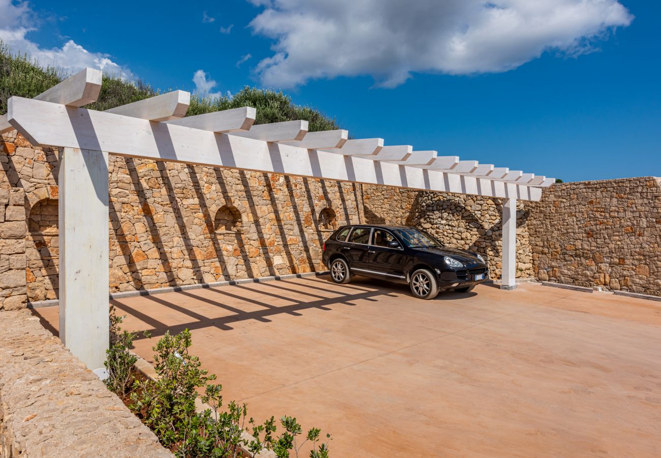 Villa in Marina di Felloniche - Toplage mit Meerzugang, beheiztem Pool, Whirlpool