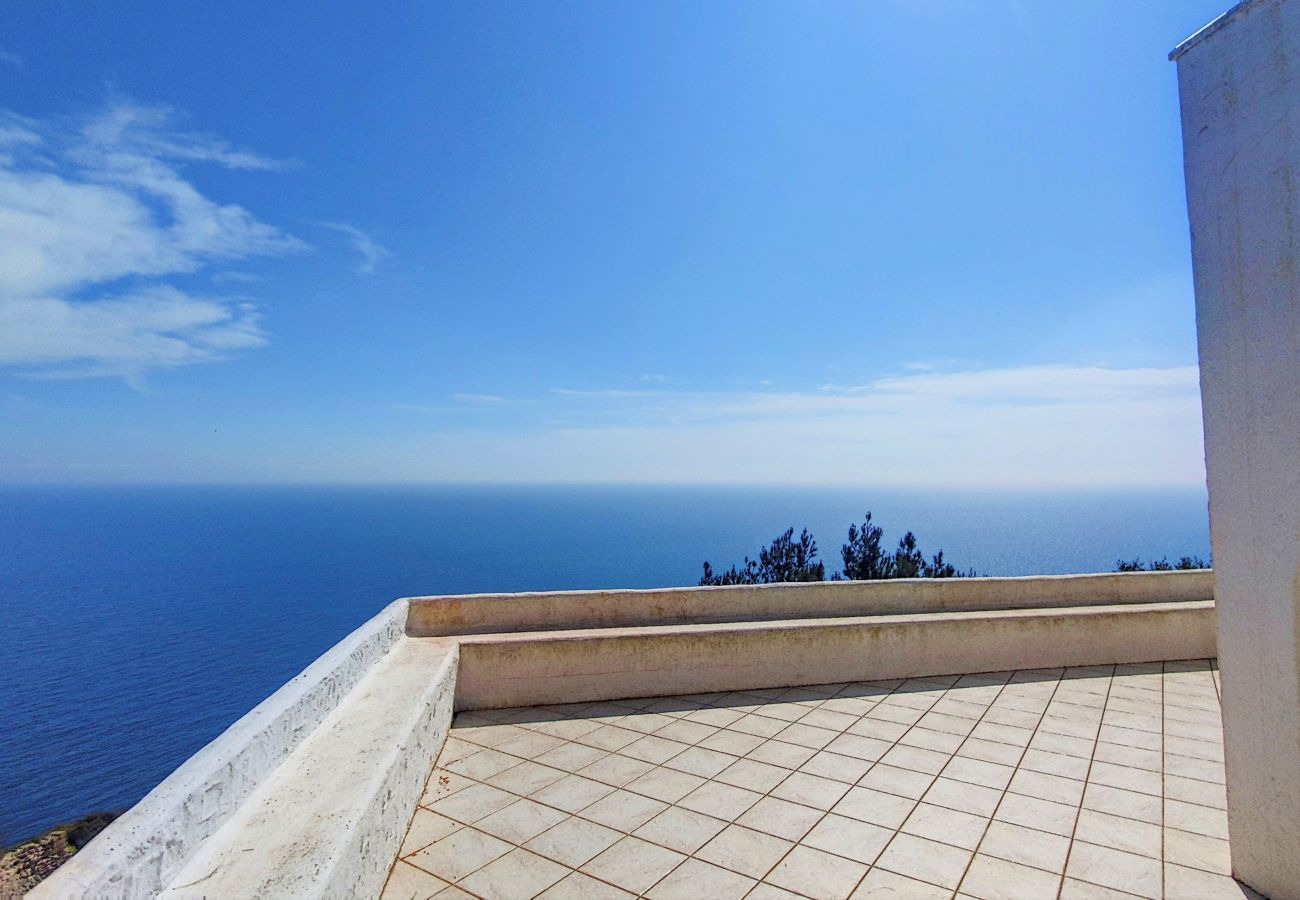 Villa in Leuca - Atemberaubend: Terrassenhaus mit 180°-Meerblick