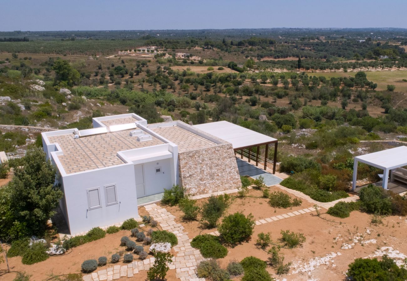 Villa in Torre Pali - Panorama-Villa mit schönem Pool in Strandnähe