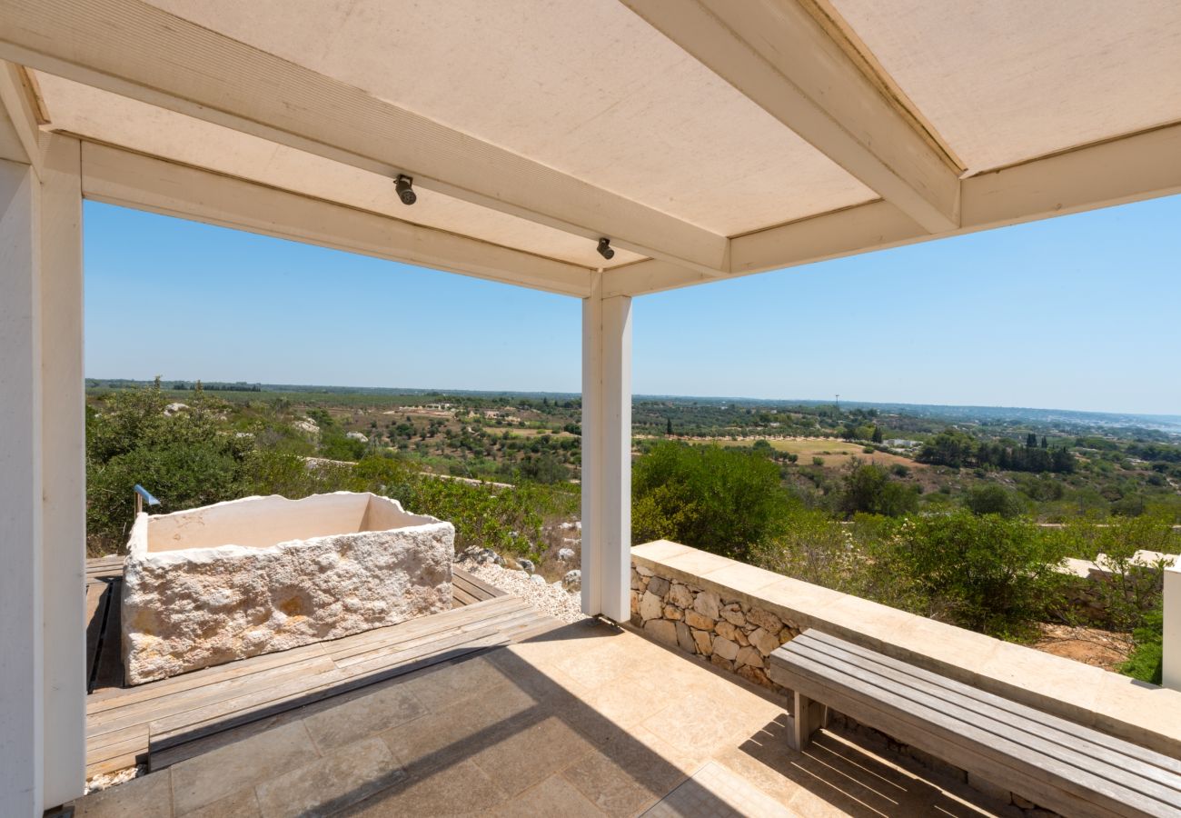 Villa in Torre Pali - Panorama-Villa mit schönem Pool in Strandnähe