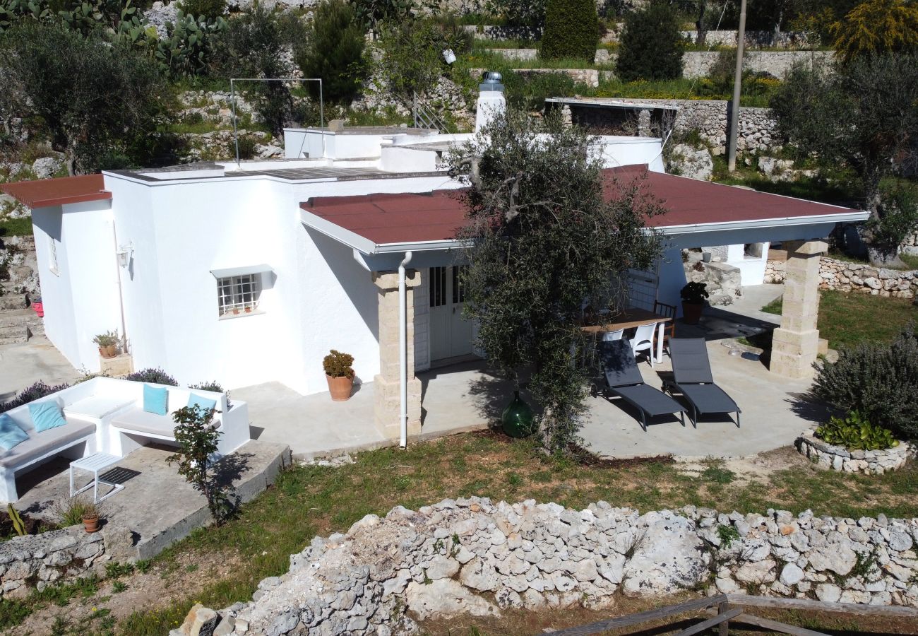 Trullo in Tricase - Verwunschenes Häuschen mit Meerblick in Meeresnähe