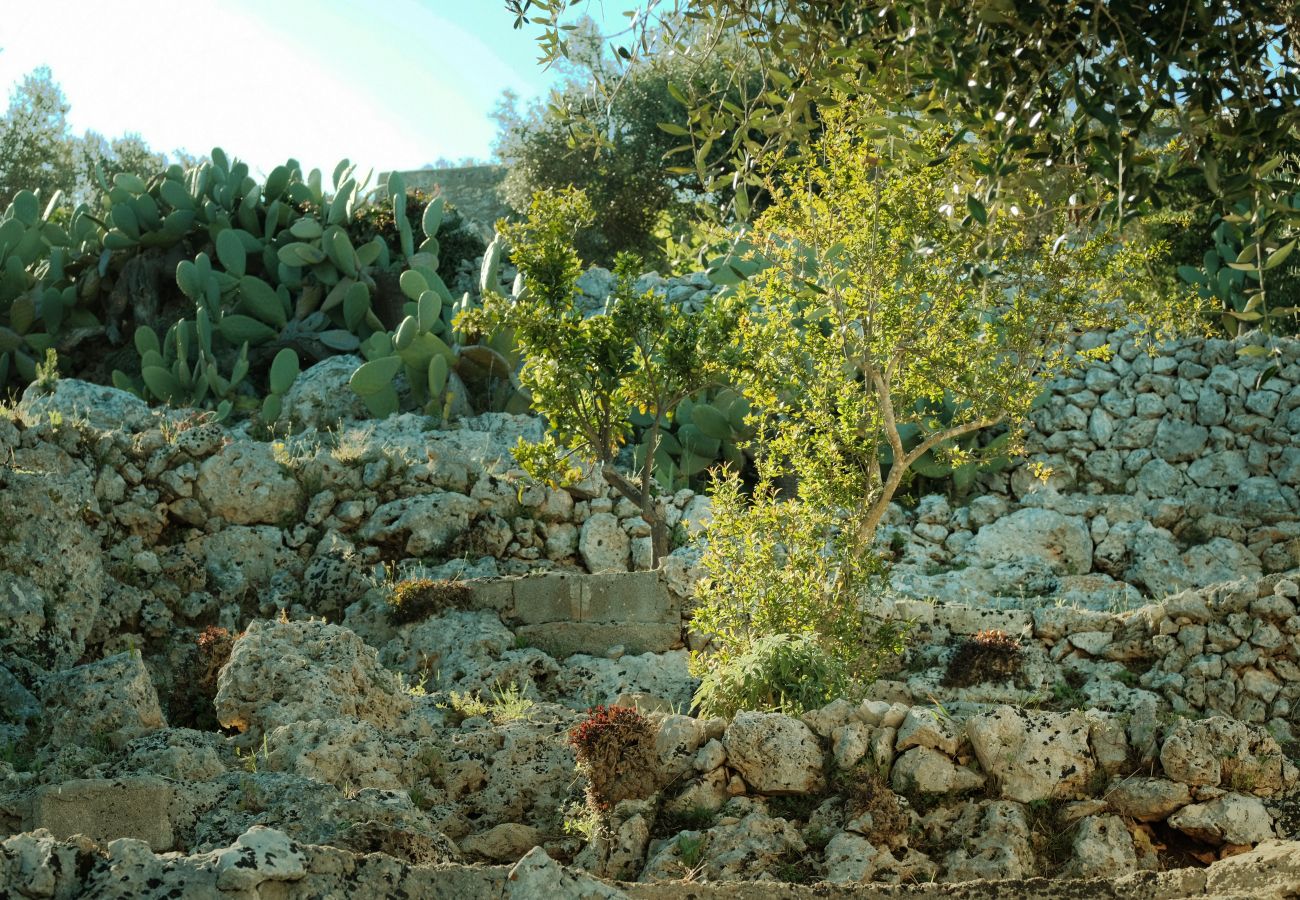 Trullo in Tricase - Verwunschenes Häuschen mit Meerblick in Meeresnähe