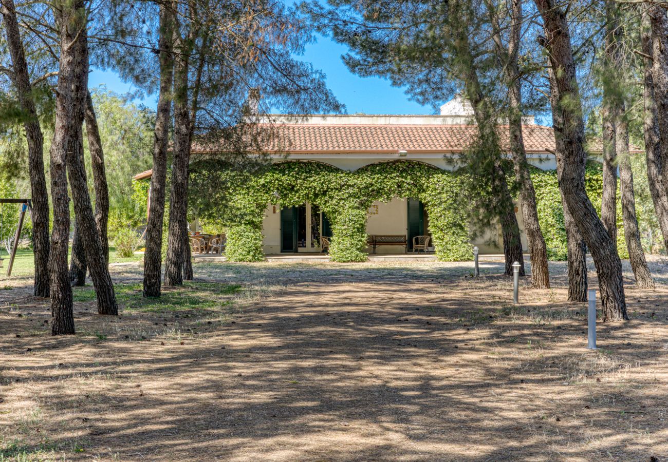 Villa in Galatina - Landhaus-Anwesen mit großem Pool & Park