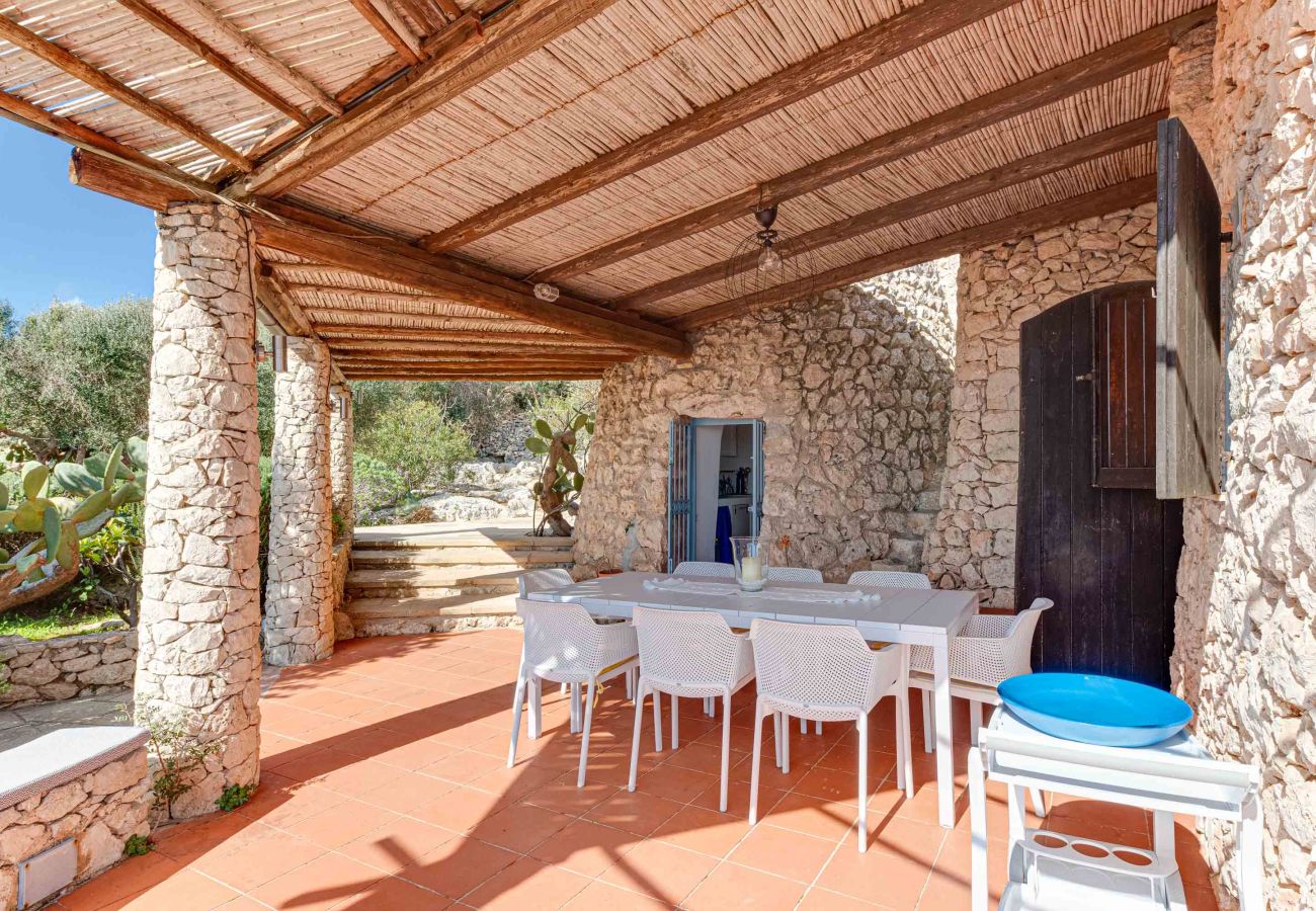 Ferienhaus in Gagliano del Capo - Villa mit beheiztem Außenpool und 180°-Meerblick