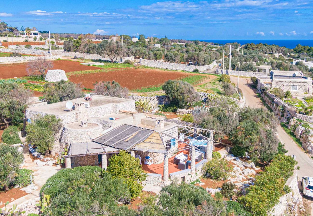 Ferienhaus in Gagliano del Capo - Villa mit beheiztem Außenpool und 180°-Meerblick