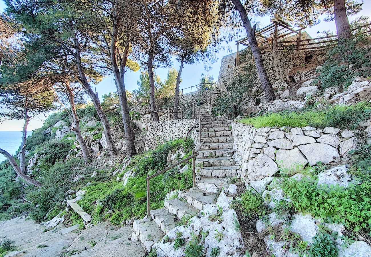 Trullo in Castro - Trullo mit privatem Meerzugang & Büro (Haus F)