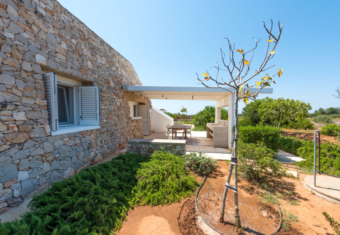 Villa in Torre Pali - Modern villa with plunge pool near the beaches