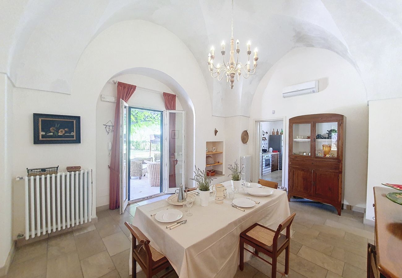 Villa in Galatina - Stunning country mansion with huge pool & park