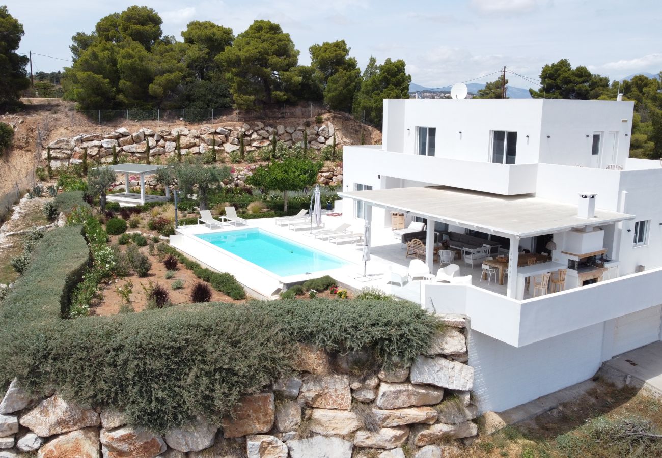 Villa in Porto Heli - Modern villa with pool and stunning sea views