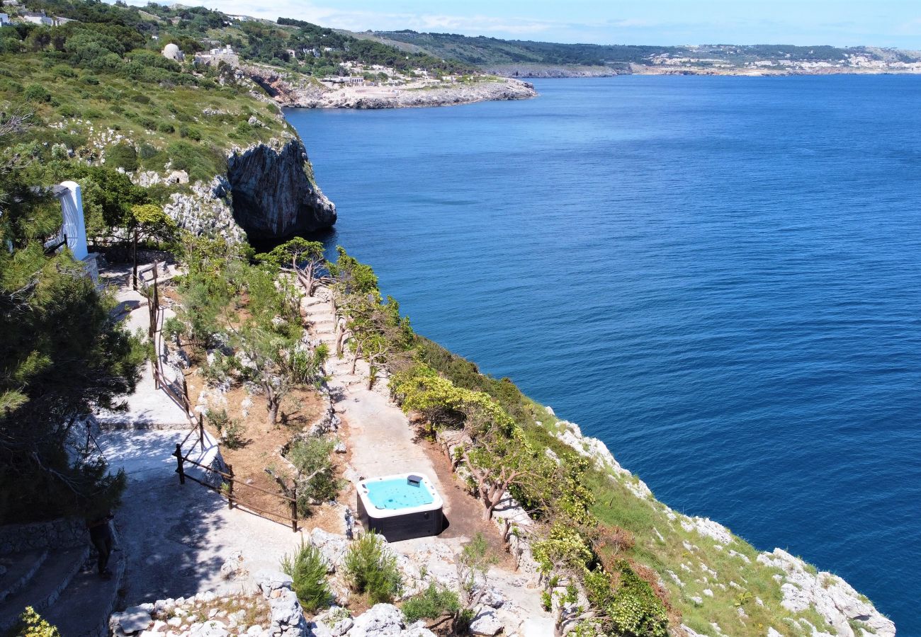 Villa à Castro - Superbe villa avec jacuzzi et accès privé à la mer