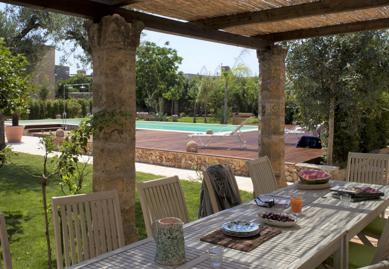 Maison à Patù - Jolie maison avec piscine et parc (B)