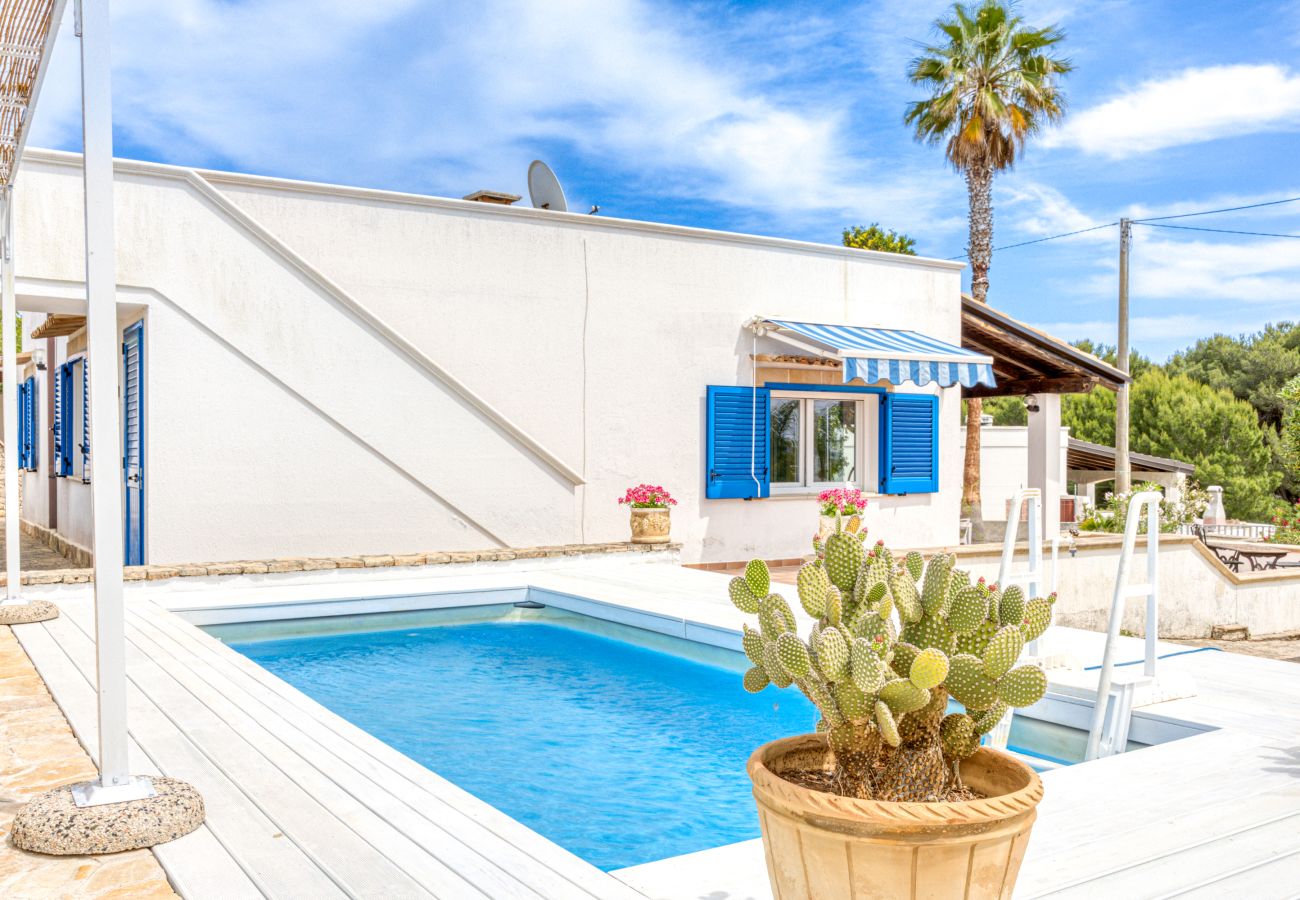 Maison à Pescoluse - Jolie maison avec piscine à 1km de la plage de sable de Pescoluse