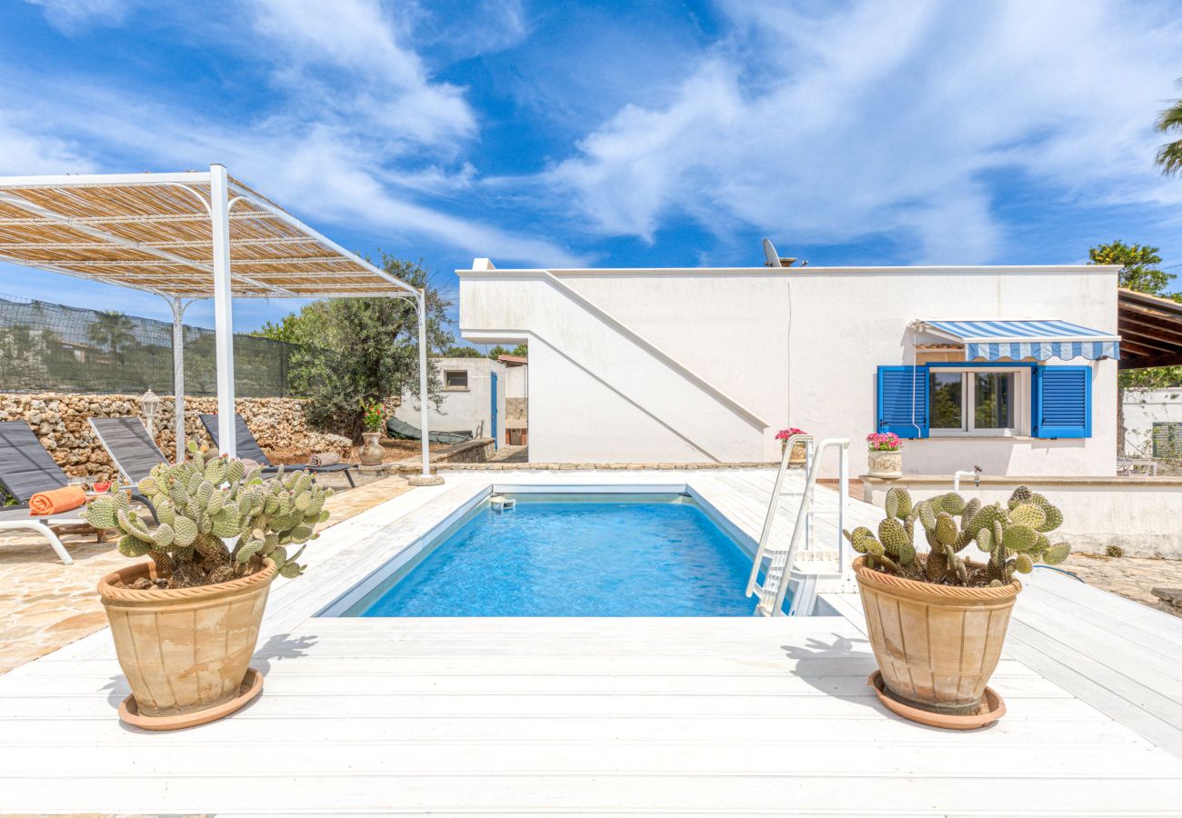 Maison à Pescoluse - Jolie maison avec piscine à 1km de la plage de sable de Pescoluse