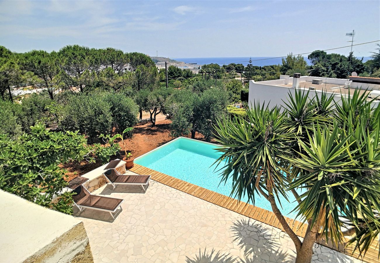 Villa à Leuca - Villa renovée avec piscine privée à 950m de la mer