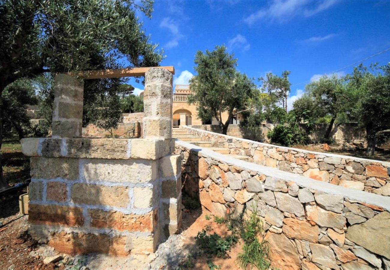 Maison à Torre Vado - Maison avec 3 apt. & piscine à 250m de la mer