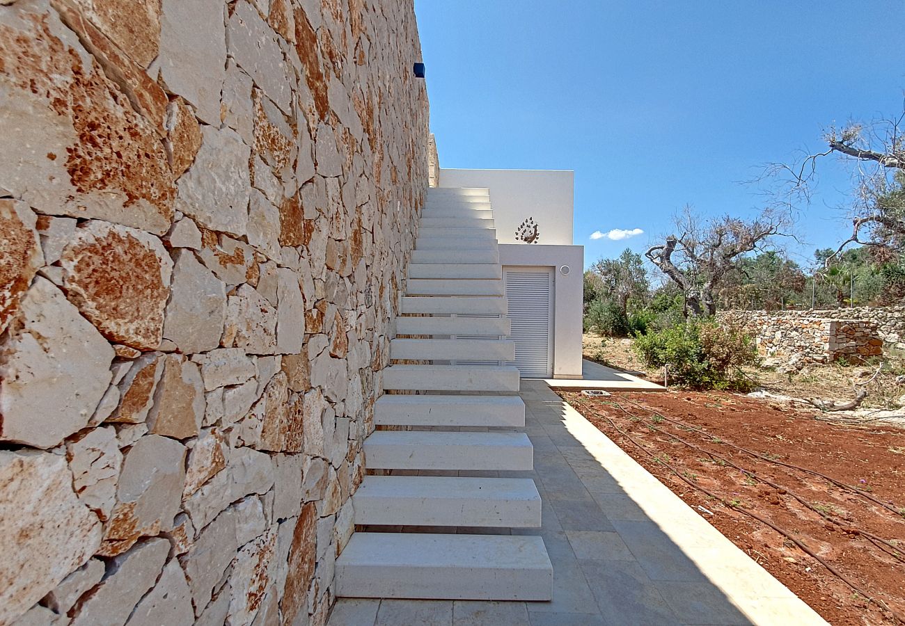 Villa à Leuca - Moderne villa de luxe avec piscine à 1km de la mer