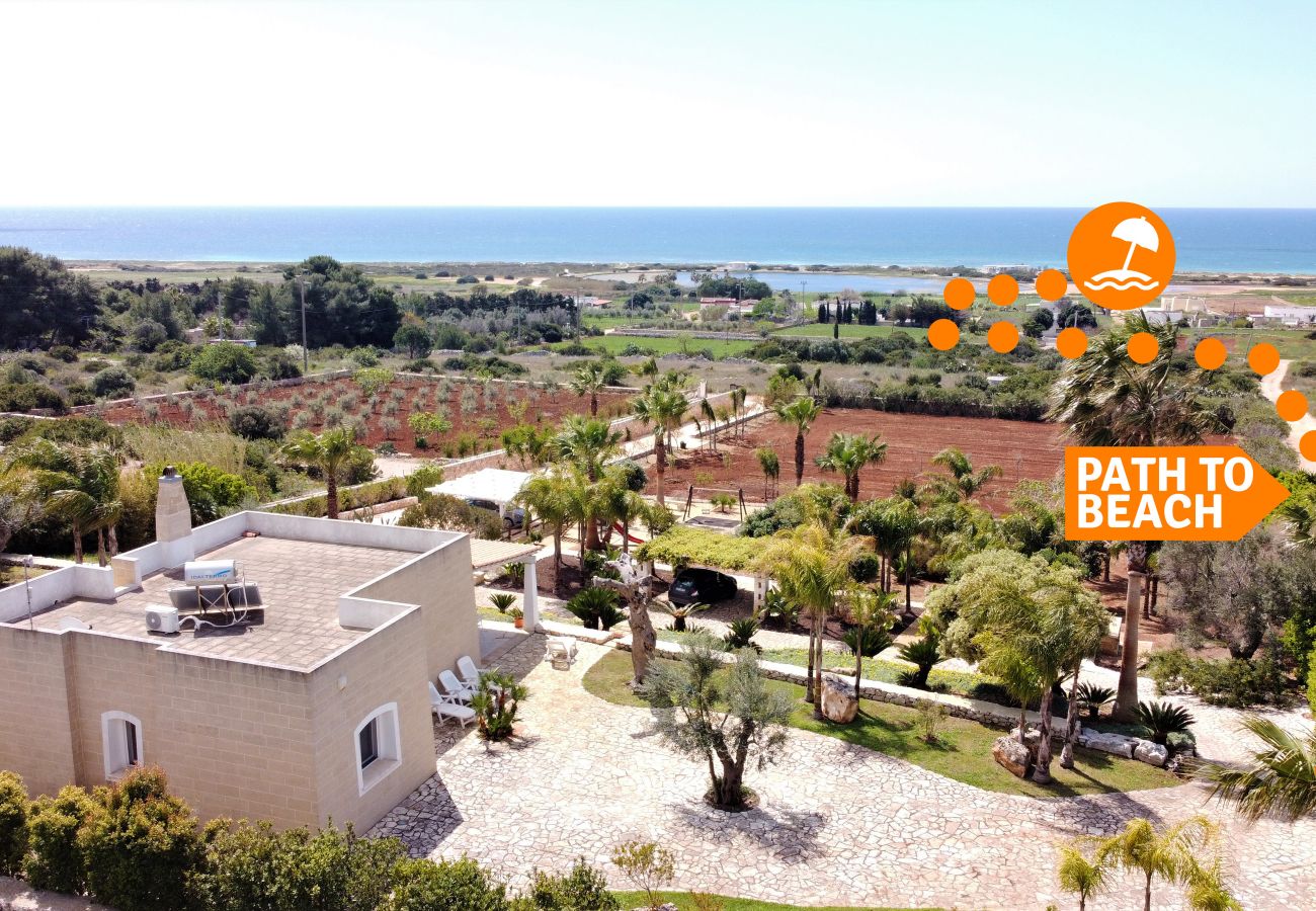 Villa à Pescoluse - Villa proche de la plage avec jacuzzi et vue mer