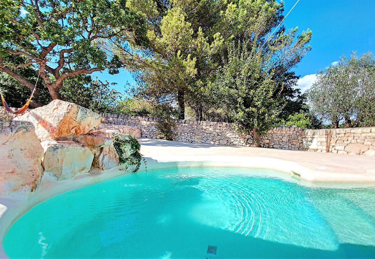 Villa à Cisternino - Superbes trulli de campagne avec piscine privée