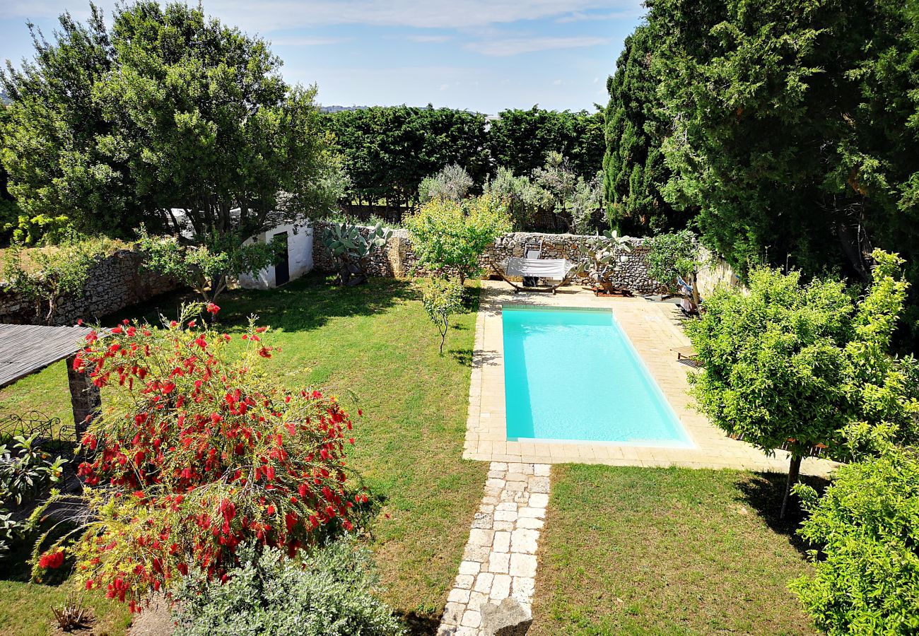 Villa à Castrignano del Capo - 4 km de la mer, maison de design avec piscine