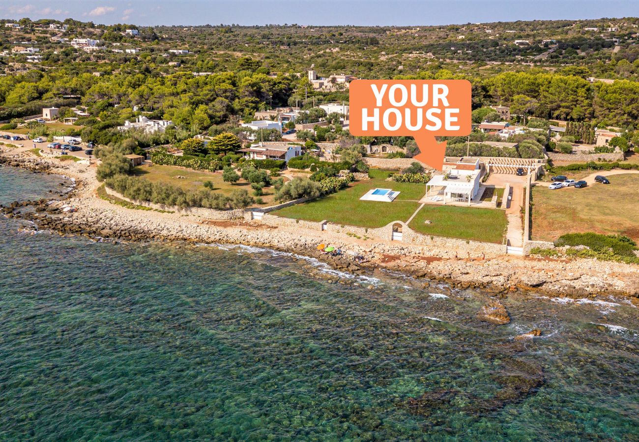 Villa à Marina di Felloniche - Accès privée mer, piscine chauffée et jacuzzi