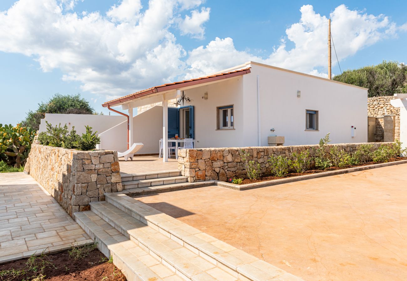 Villa à Marina di Felloniche - Accès privée mer, piscine chauffée et jacuzzi