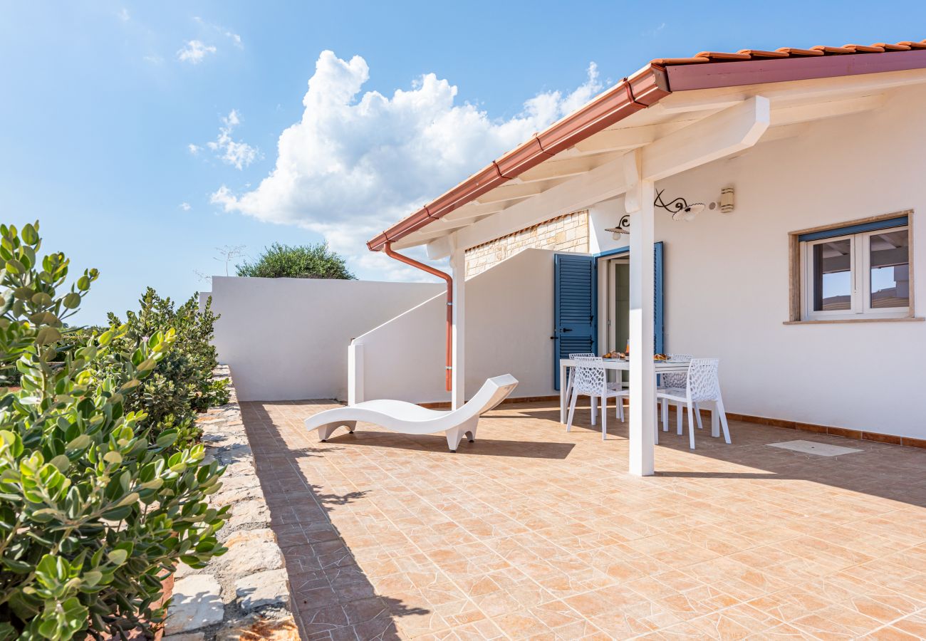 Villa à Marina di Felloniche - Accès privée mer, piscine chauffée et jacuzzi