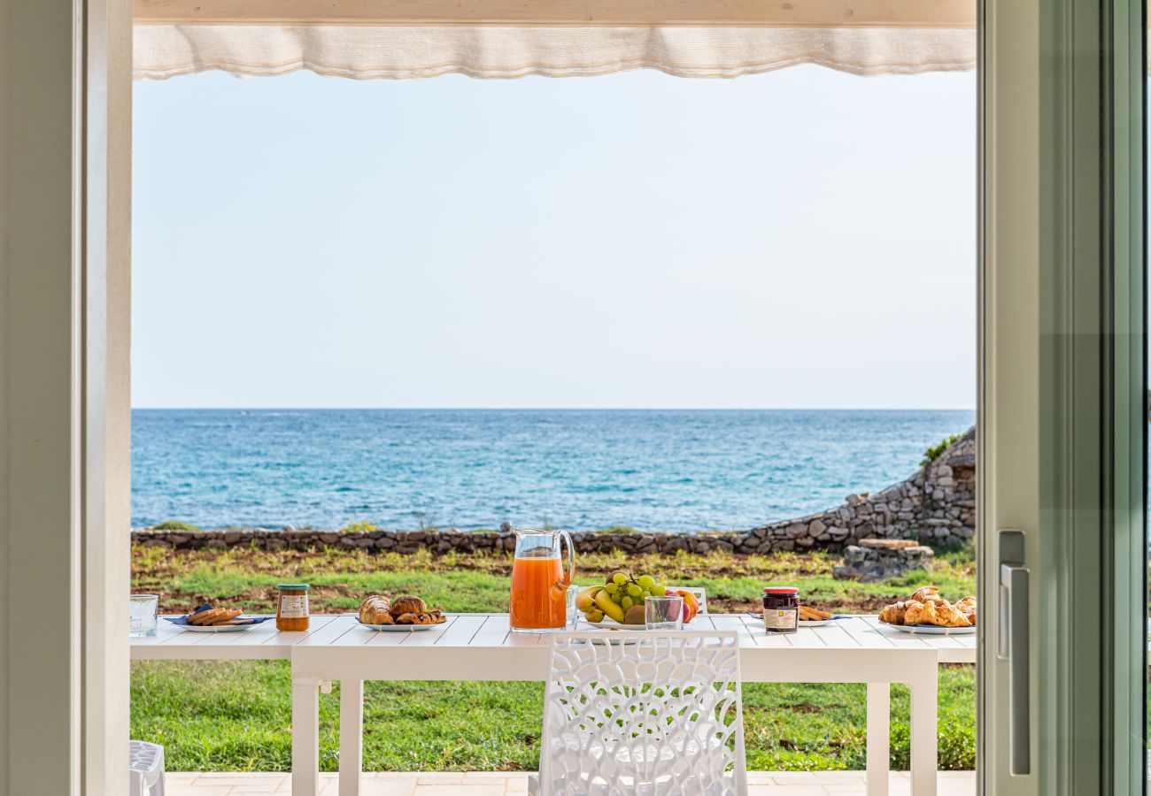 Villa à Marina di Felloniche - Accès privée mer, piscine chauffée et jacuzzi