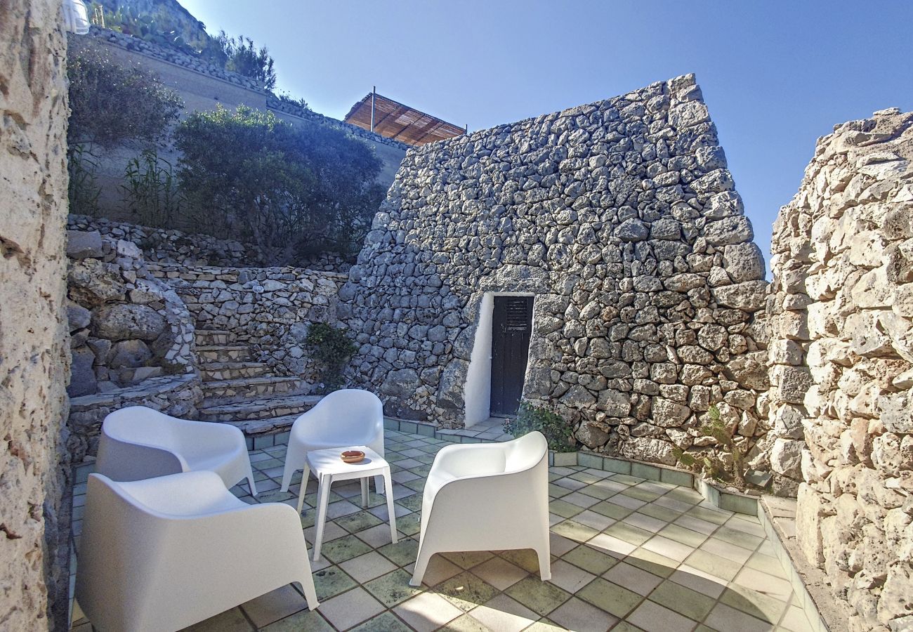 Trullo à Gagliano del Capo - Maison romantique en pierre avec jacuzzi&accès mer