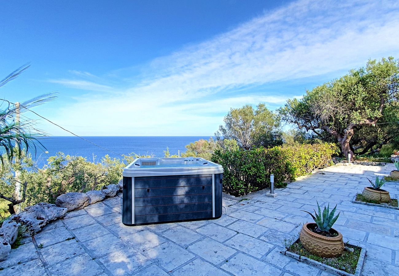 Maison à Corsano - Accès direct mer et minipiscine chauffée