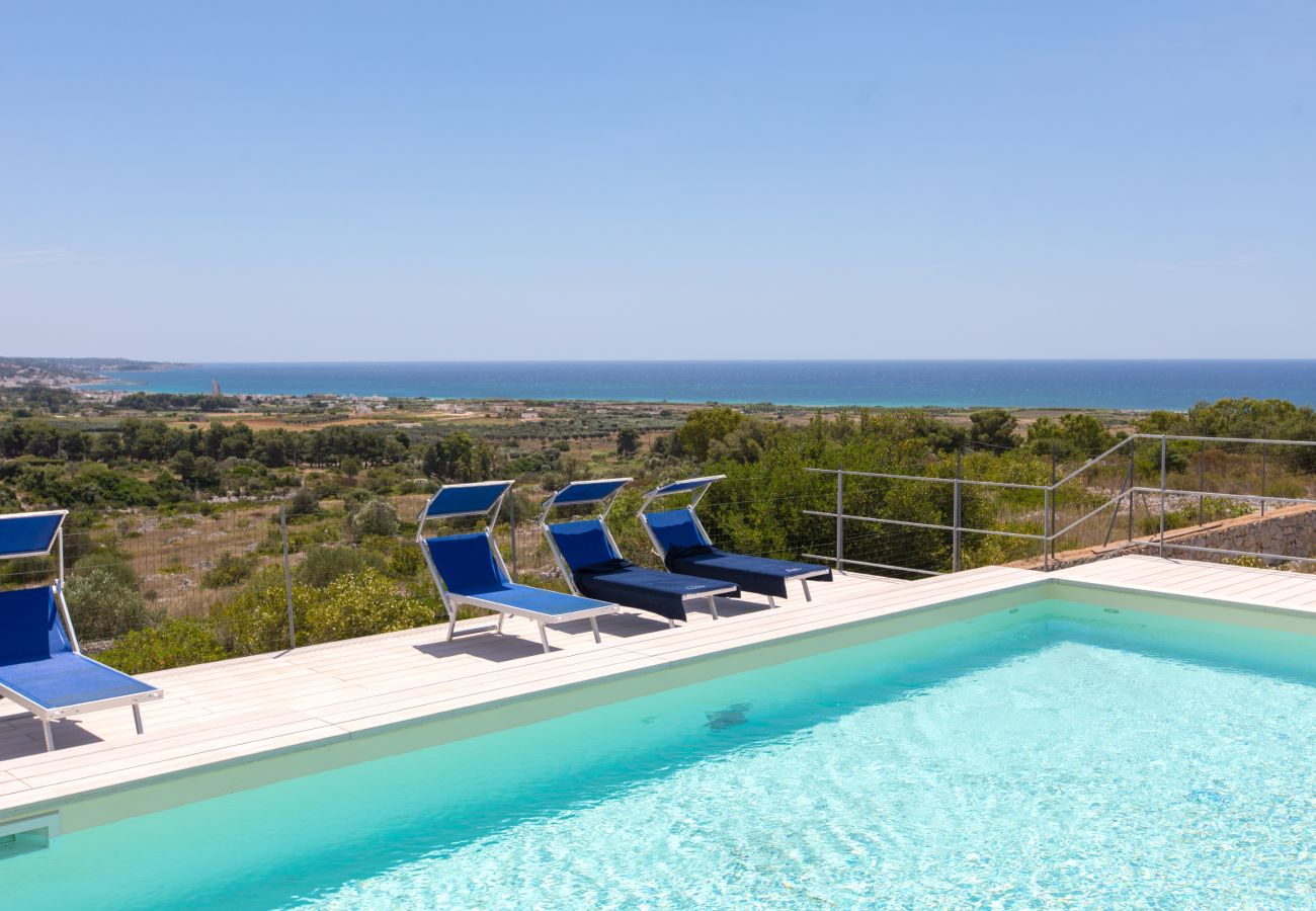 Villa à Torre Pali - Villa panoramique avec piscine proche de la plage