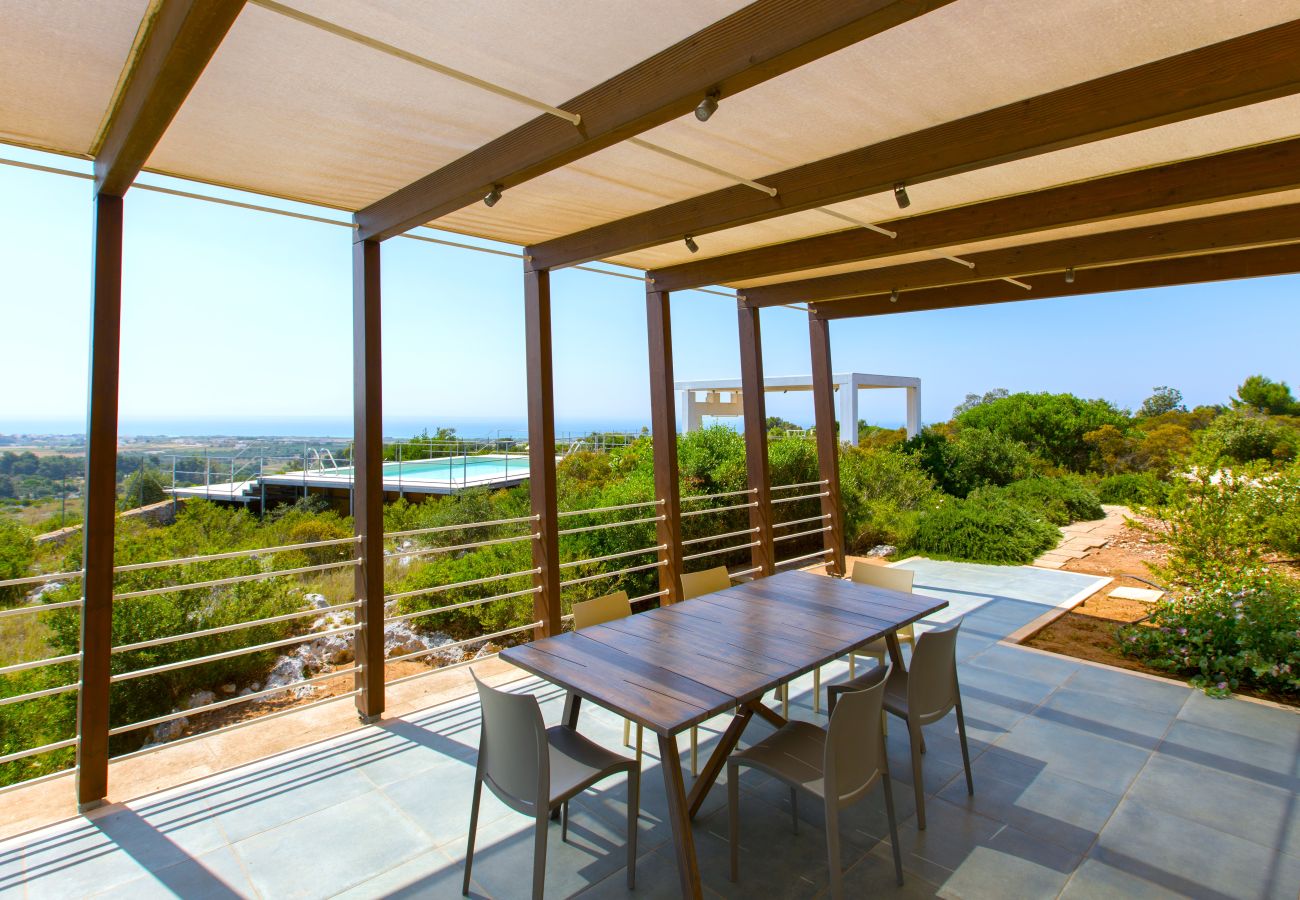 Villa à Torre Pali - Villa panoramique avec piscine proche de la plage